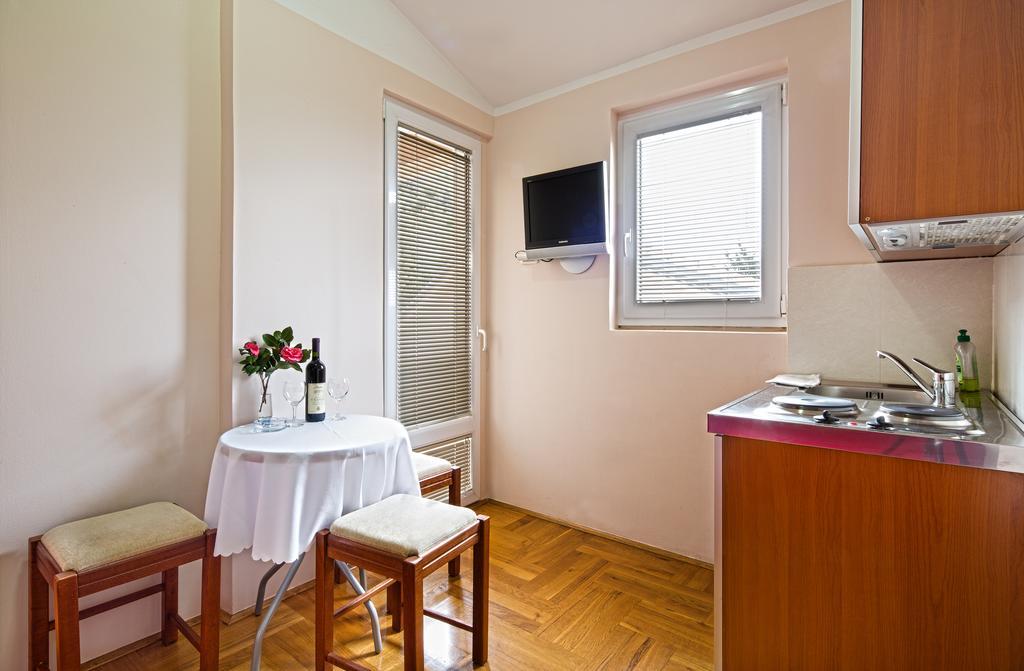 Guest House Harmonia Budva Exteriör bild