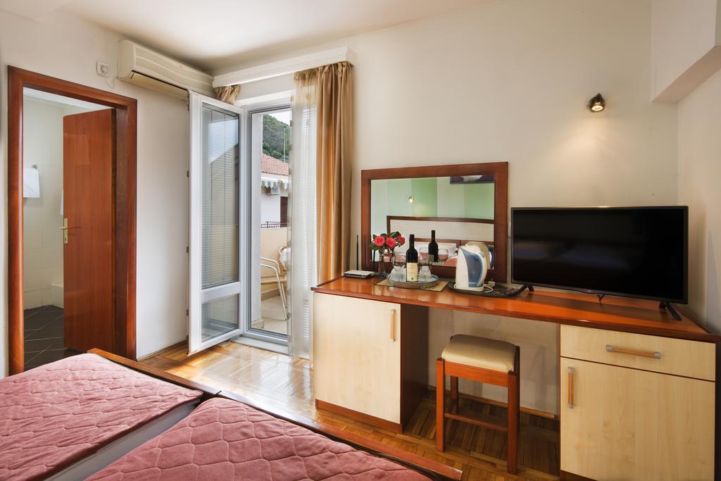 Guest House Harmonia Budva Exteriör bild
